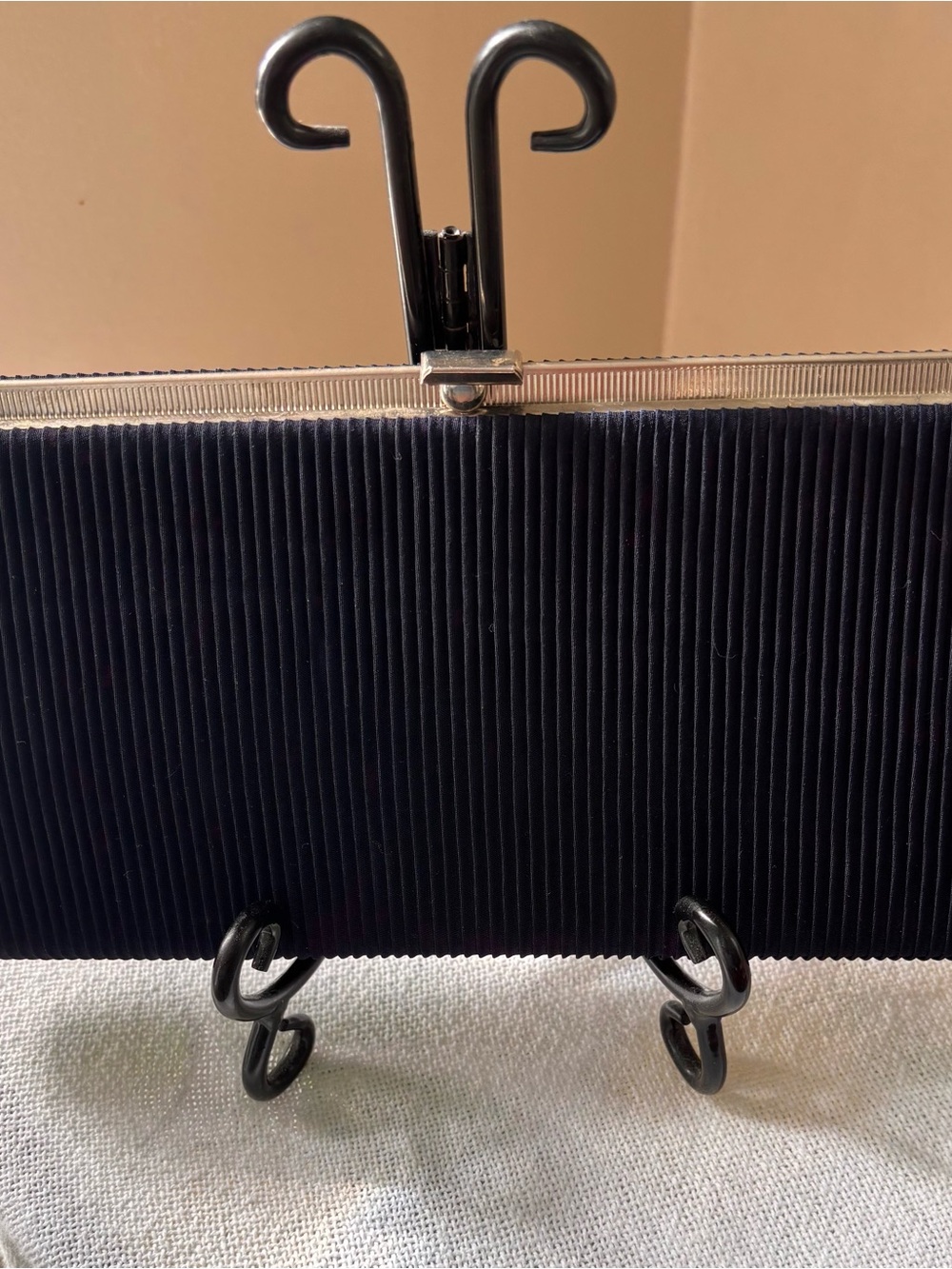 Vintage Mid Century Navy Lightly Pleated Frame Clutch with Silver Trim KISS Lock